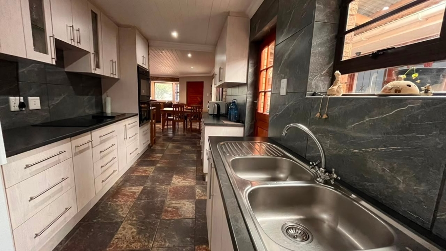 4 Bedroom Property for Sale in Kleinmond Western Cape